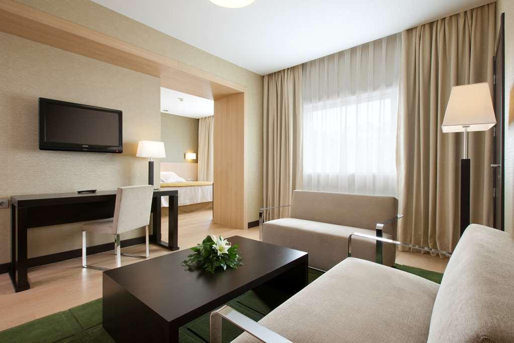 Nh Ribera Del Manzanares Otel Madrid Oda fotoğraf
