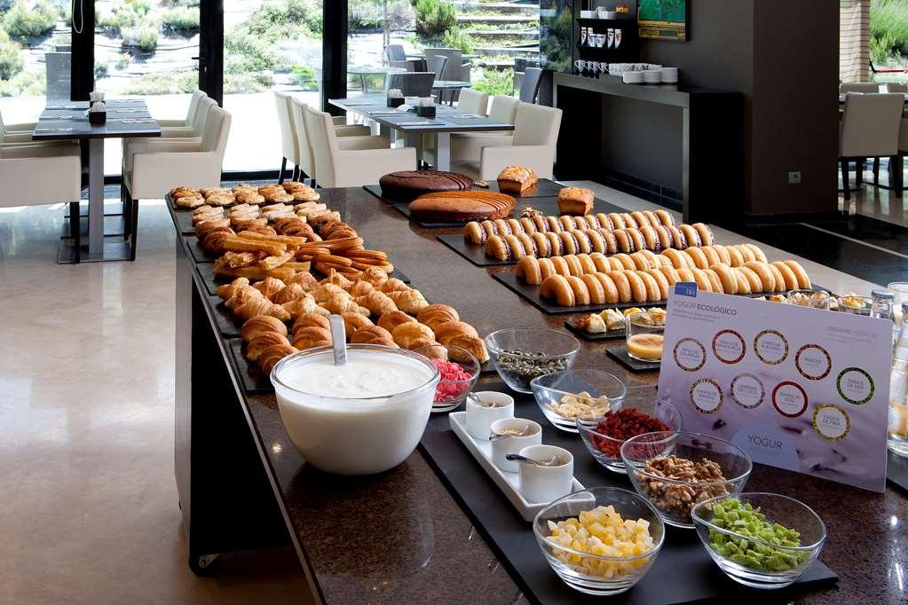 Nh Ribera Del Manzanares Otel Madrid Restoran fotoğraf