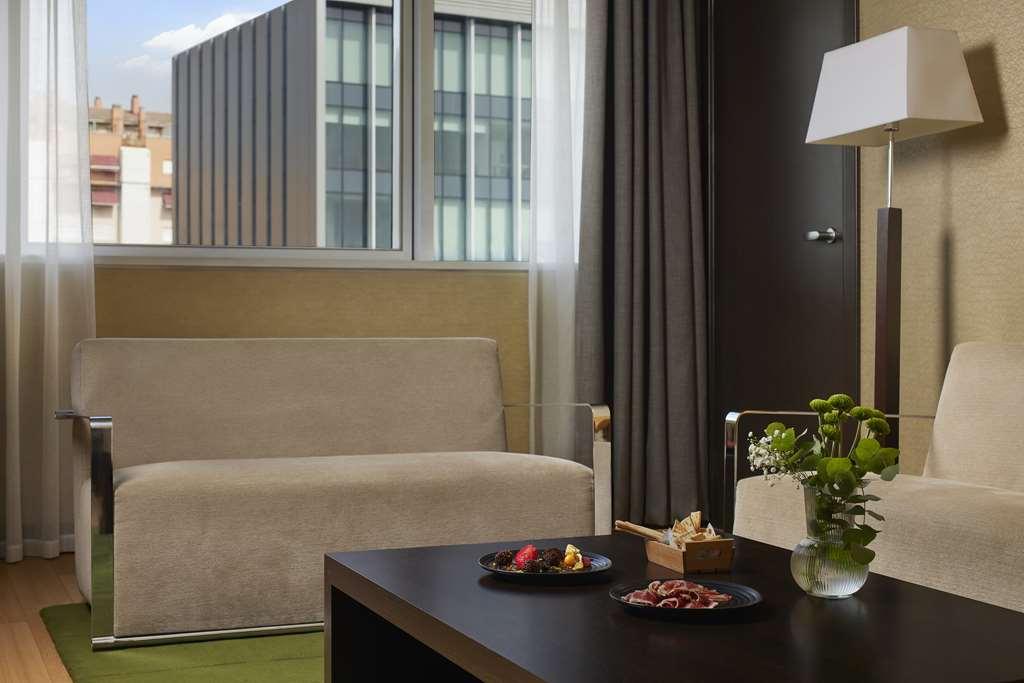 Nh Ribera Del Manzanares Otel Madrid Oda fotoğraf
